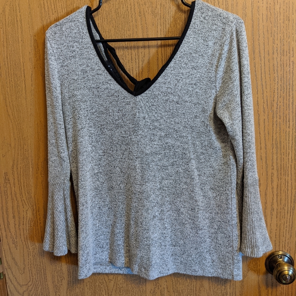 V-Neck Grey 3/4 Sleeve